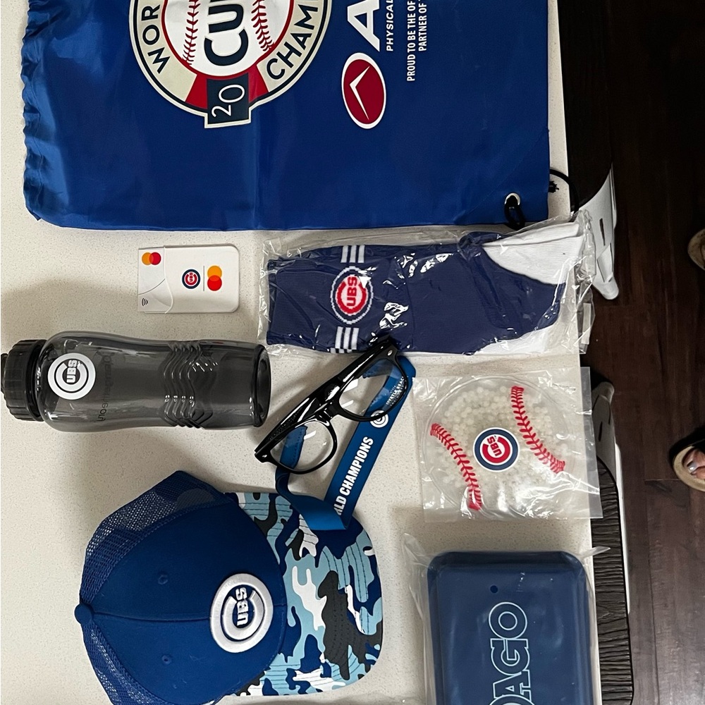 Chicago Cubs Fan Gear Set